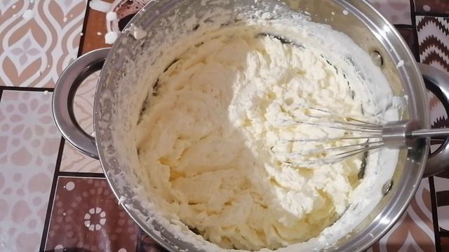 Самостоятельно,своими руками делаю сливочное масло из магазинных сливок 33%.Эксперимент.