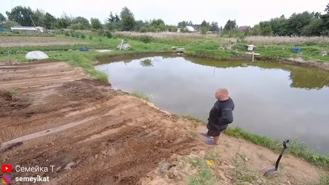 Опять копаем, планируем свой пруд на участке/Делаем пологими берега у пруда экскаватором погрузчико