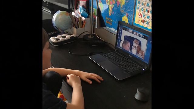 Флешмоб среди родителей и обучающихся в поддержку учителей