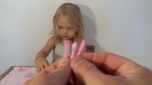 Алиса открывает Барби с посудой ¦ Alisa opens Barbi with tableware