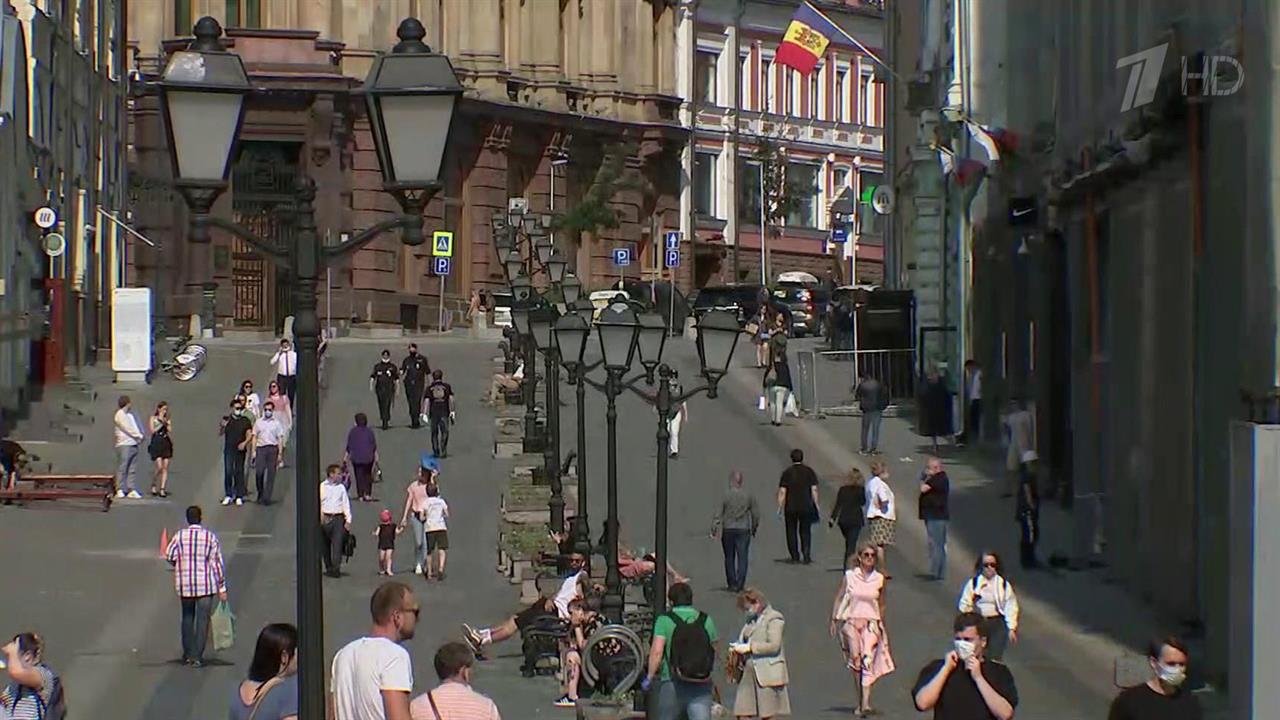 Число новых случаев коронавируса за сутки впервые за две недели оказалось самым низким в России