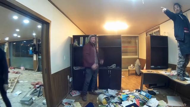 ЧТО ВЫБРАСЫВАЮТ КОРЕЙЦЫ на мусор !!! Переезжаем и ..... смотреть онлайн