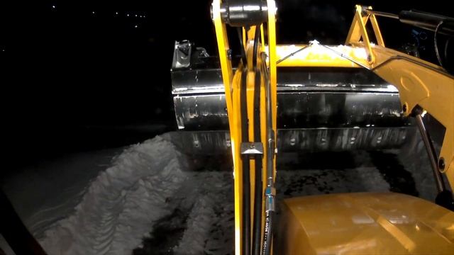 JCB 3CX ЧИЩУ ЗАПРАВКУ ЛУКОЙЛ. НЕ СПАЛ ВСЮ НОЧЬ смотреть онлайн
