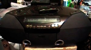 Philips AZ2030 с удобной установкой MP3 плеера