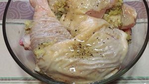 Курица в томатном соусе в духовке