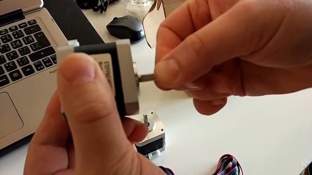 Stepper motor Shaft problem