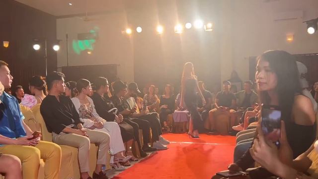 Discover the Fall Collections by EOS💃👠👗 hosted by @RuopfuWhiso at Hotel Acacia, Nagaland | смотреть онлайн