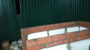 Первый раз в жизни сам положил кирпич!