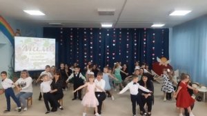 Танец - «Мама будь всегда со мною рядом!» . Подготовительная группа. Очень эмоциональный !