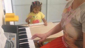 Развитие малышей, урок 24. Музыка.