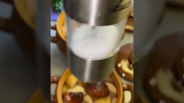 Говядина тушеная в горшочке с грибами.