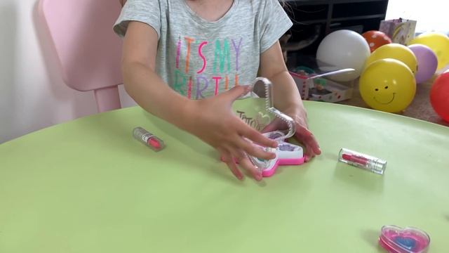 Детская косметика (НОВИНКА)! Подарки на День Рождения Распаковка игрушек. #детскоевидео #лайкнастя