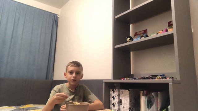 Обзор лапши том ям 🍜🌊(такого я ещё не пробовал) смотреть онлайн