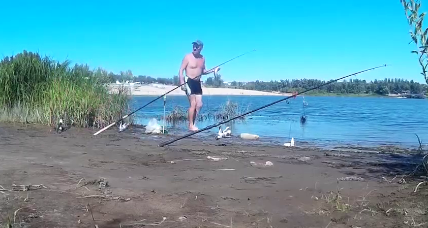 Рыбалка на Ахтубе спиннинг донка и удочка в улове карась и плотва.