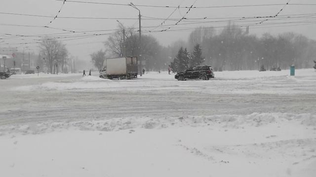 Харьков, первый день весны 01.03.2018, снежная метель смотреть онлайн