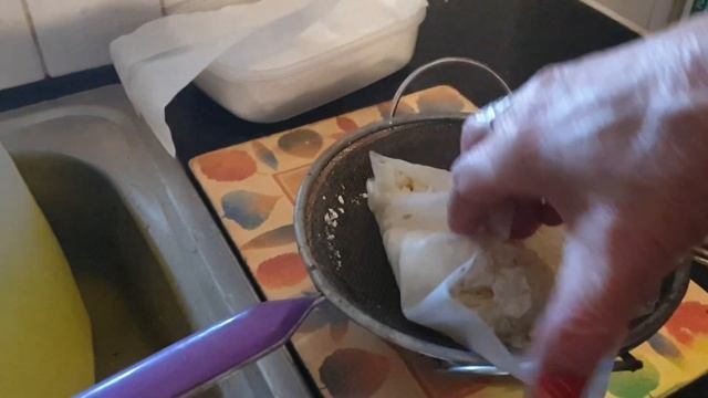 Не выбрасывайте высохшие "влажные салфетки". Им можно найти применение смотреть онлайн