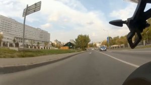 Просто гоняемся на перегонки по Яузе на мотоциклах BMW SRR и Ducati Panigale