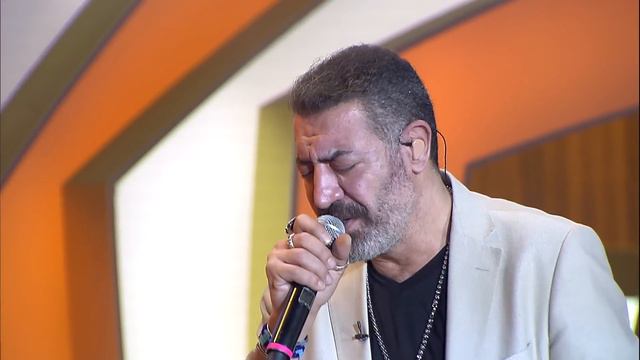 Hakan Altun - YORGUN YILLARIM & ZATEN O ŞARKIYI смотреть онлайн