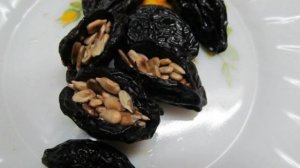 Десерт из чернослива со сметаной