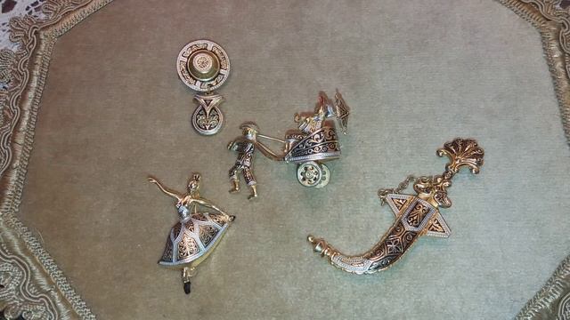 Сваровски и бакелит - мои находки из секондов на этой неделе. смотреть онлайн