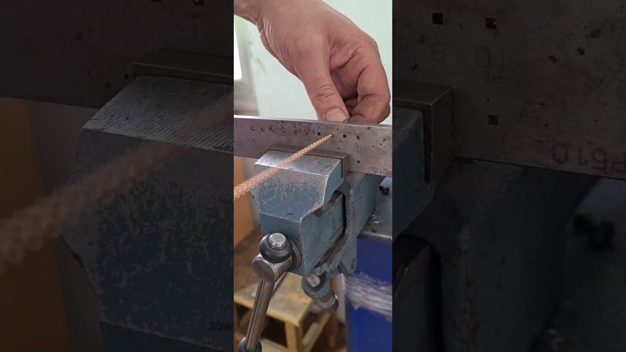 Протяжка якорной цепочки, придание граней | Making an anchor chain | #shorts смотреть онлайн