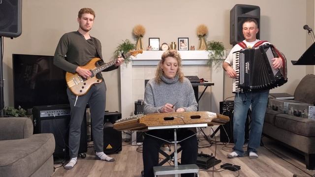 Sparkling Tones "Masseys Polka" смотреть онлайн