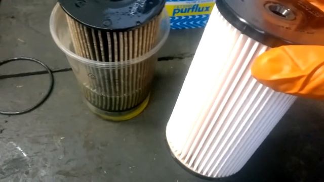 Volkswagen Caddy How To Change A Fuel Filter - 2010 - 2016 2.0 TDI смотреть онлайн