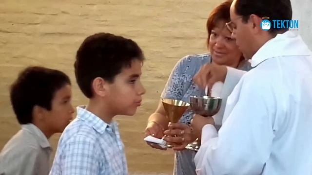 3 formas equivocadas de recibir la Santa Eucaristía смотреть онлайн