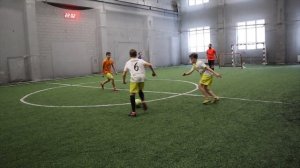 ЭВОНЕОН ИГРАЕТ В ФУТБОЛ ПРОТИВ ШКОЛЬНИКОВ