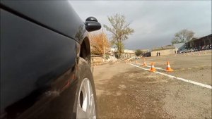 Автошкола в Симферополе "Лада". Ученики сдают экзамен на автодроме