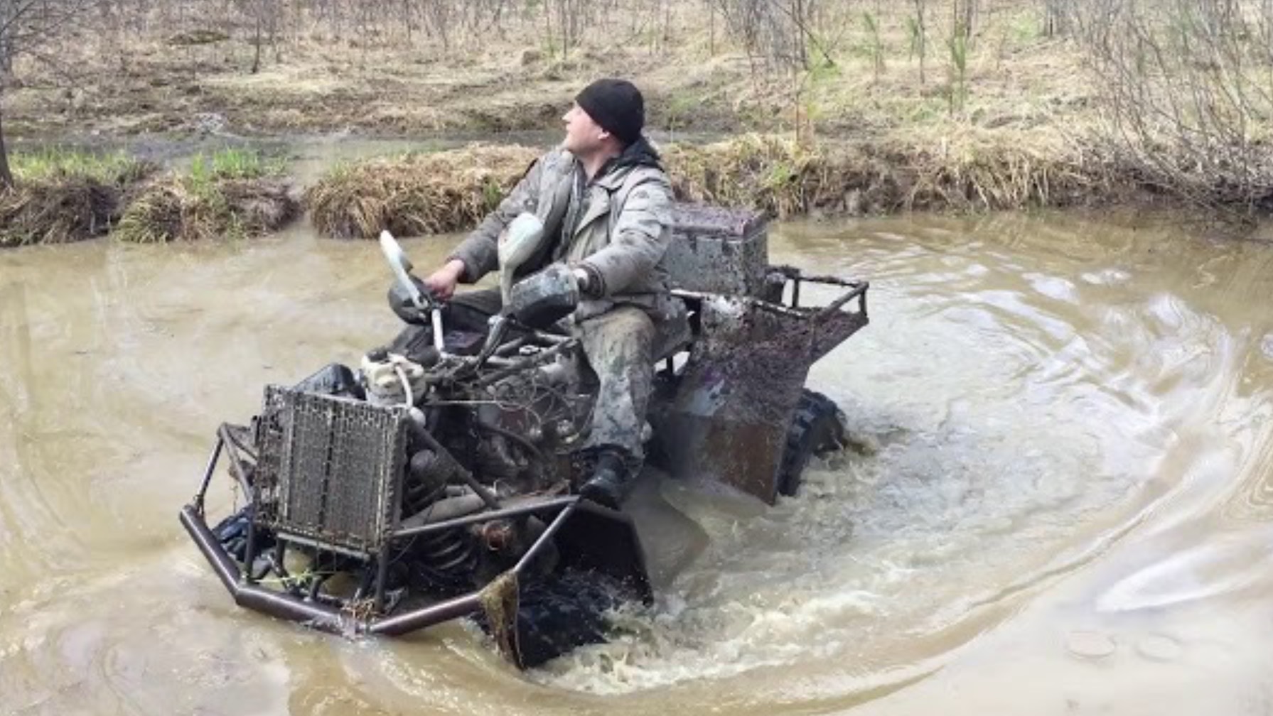 Самодельные квадрики по болоту