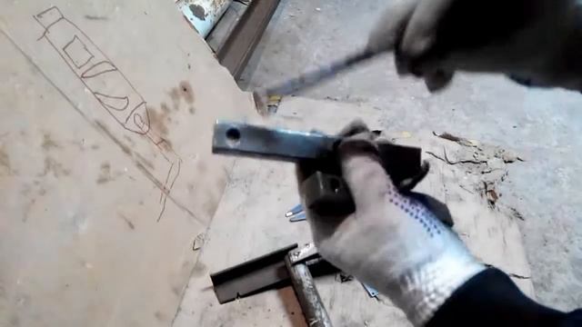 Простое приспособление (струбцины - тиски) для гаража. смотреть онлайн