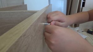 Новый стол детям. Сборка компьютерного стола со шкафчиками и полками. Мебель для ученика