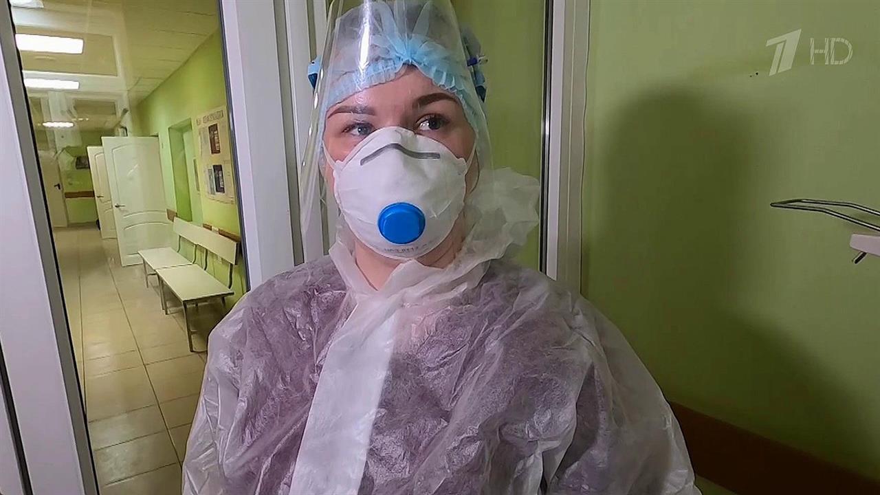 В "красных зонах" помогают бороться с коронавирусом медики всех специальностей