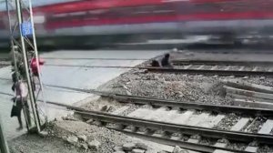 Попал под поезд