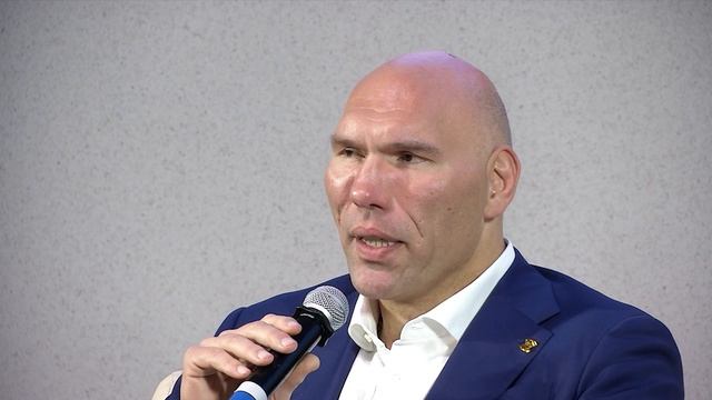 Николай Валуев посетил Смоленск