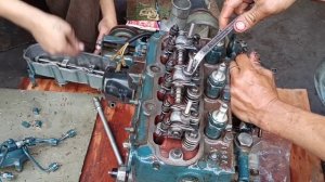 How to rebuild 3 cylinder engine Kubota D850