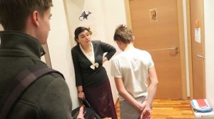 В ГОСТЯХ У МАМКИ. МАТЬ РУГАЕТ СЫНА А ОН СМЕЁТСЯ | АНТИ-ГРИФЕР ШОУ В РЕАЛЬНОЙ ЖИЗНИ !