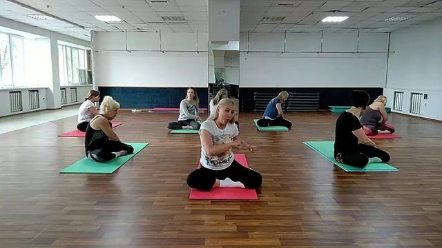 АВДЕЕВКА ВЫБИРАЕТ ЗДОРОВЬЕ И ПОЗИТИВ! ОНЛАЙН тренировка ПИЛАТЕС 01.05.2019 смотреть онлайн