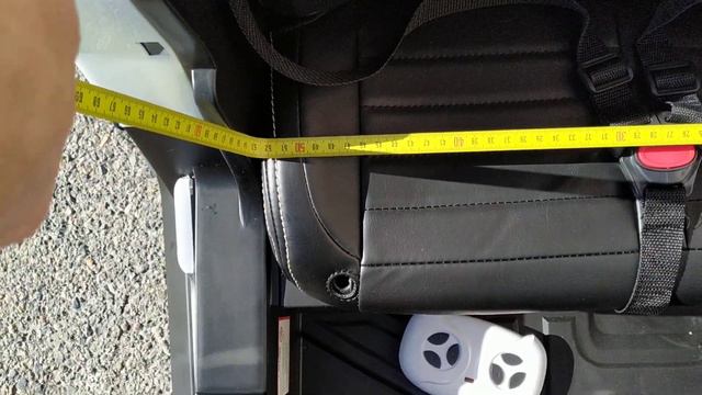 Características Mercedes UNIMOG 4X4 coche eléctrico infantil 12v para niños смотреть онлайн