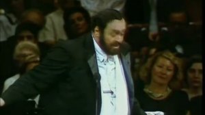 Luciano Pavarotti - Donizetti. L'Elisir D'amore. Una furtiva lagrima.
