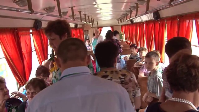 Ретро трамвай в честь годовщины ДомДаРа смотреть онлайн