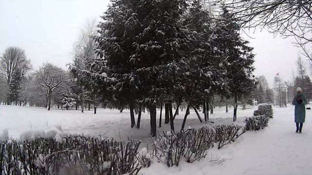 Вояж по городу в снегопад В Леонардо смотреть онлайн