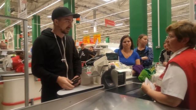 Правила Ашана: терпи и подчиняйся [Бумеранг] смотреть онлайн