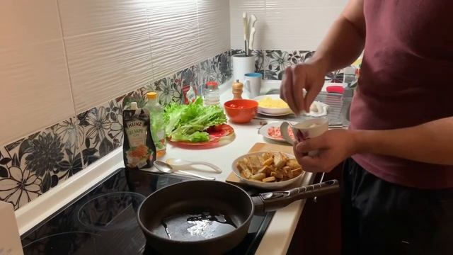 #салатцезарь #салатСкреветками   ЦЕЗАРЬ С КРЕВЕТКАМИ , сможет каждый . По бюджету !