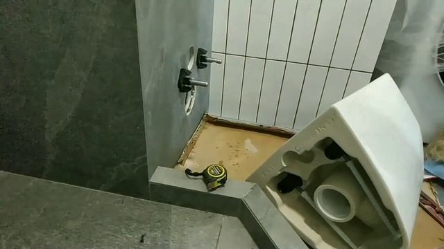 Профессиональная установка унитаза со скрытым крепежом на инсталляцию за 3 минуты.