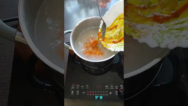 Рисовый суп с креветками и сливками