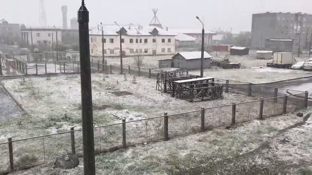 с. Ловозеро в июне идет снег смотреть онлайн