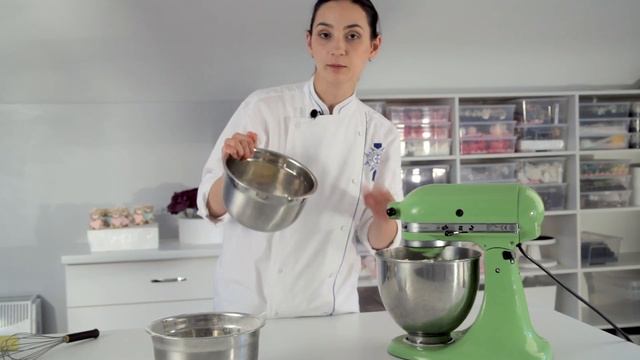 ИДЕАЛЬНЫЙ МАСЛЯНЫЙ БИСКВИТ / ГОТОВИМ ДОМА С АННОЙ КРАСОВСКОЙ смотреть онлайн