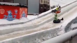 САМАЯ БОЛЬШАЯ И ЛЕДЯНАЯ ГОРКА В МОСКВЕ/ТЯЖКАЯ ЖИЗНЬ